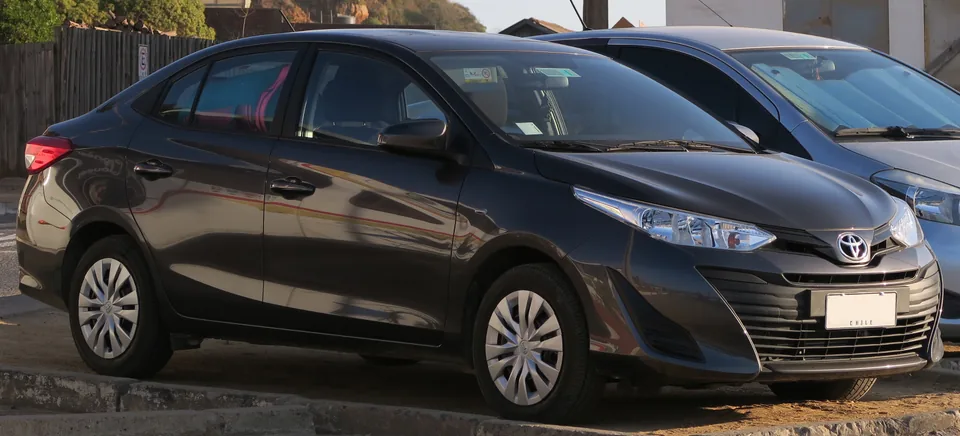 Toyota Yaris Sedan XLS 1.5 CVT Flex — Toyota